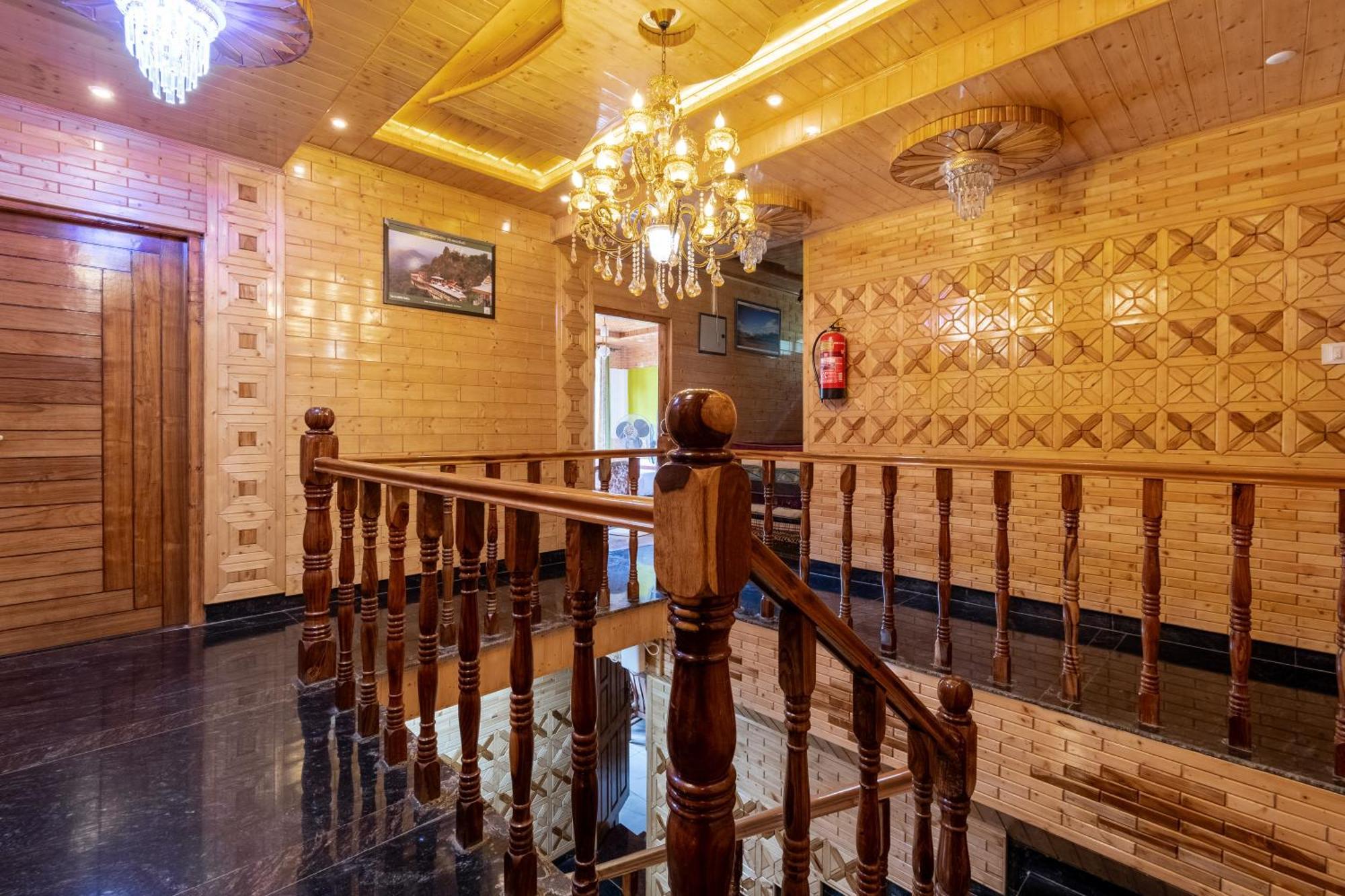 Wood Crista Kufri Near An Apple Orchard Hotel ภายนอก รูปภาพ